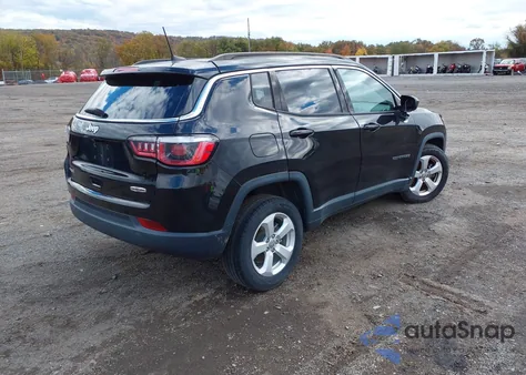 2018 Jeep Compass Latitude 4X4 z USA, uszkodzony, nr VIN 3C4NJDBBXJT435833